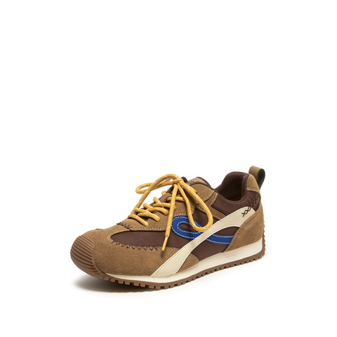 思加图2026春季新款时尚德训鞋运动休闲鞋平底鞋保暖女鞋J5526AM6