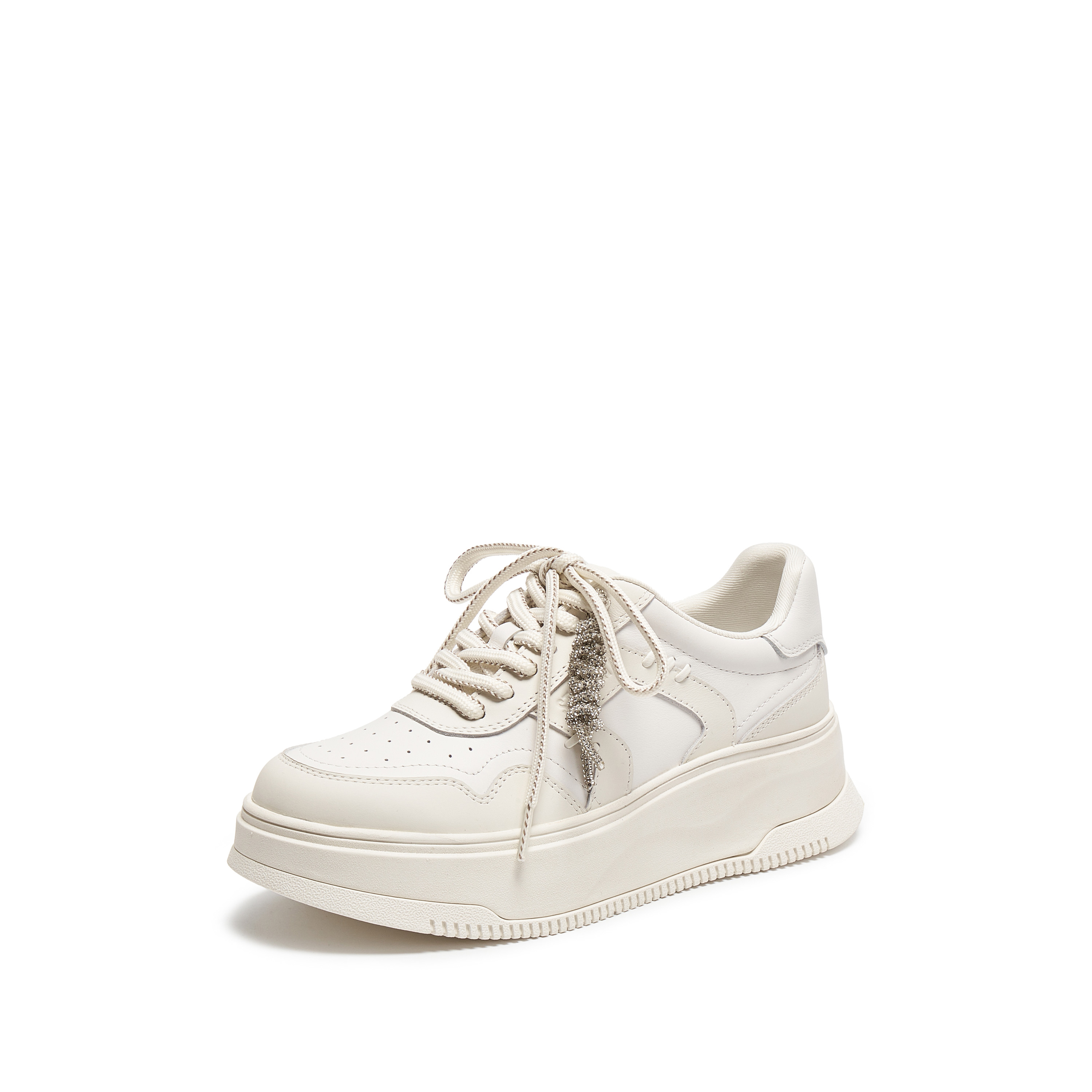 思加图2026春季新款百搭板鞋厚底增高运动休闲鞋小白鞋女L0063AM6