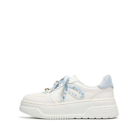 思加图2026春季新款百搭板鞋小白鞋厚底运动休闲鞋女鞋子EUW35AM6