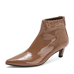 Tata/他她2018冬专柜同款棕色漆牛皮革通勤尖头猫跟女短靴FW940DD8