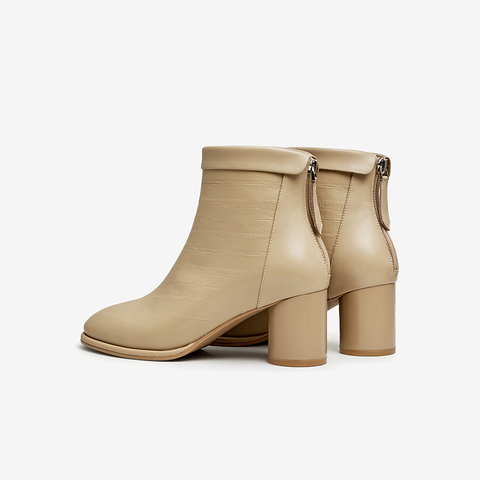 Tata/他她2023冬商场同款时尚时尚纯色拼接羊皮时装靴XAP01DD3