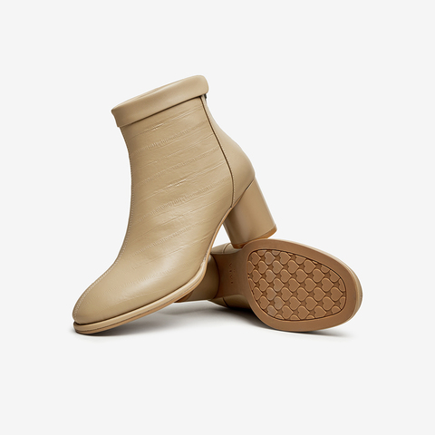 Tata/他她2023冬商场同款时尚时尚纯色拼接羊皮时装靴XAP01DD3