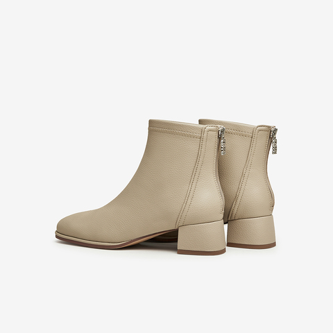 Tata/他她2023冬商场同款简约纯色百搭时装靴女新款7AC49DD3