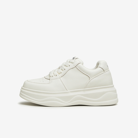 Tata/他她2024秋商场同款时尚系带圆头纯色板鞋新款WH701CM4