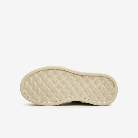 Tata/他她2024秋商场同款时尚系带圆头纯色板鞋新款WH701CM4