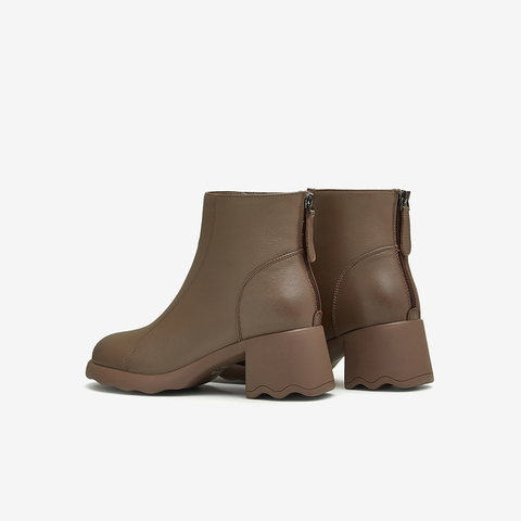 Tata/他她2024冬商场同款时尚休闲时装短靴女新款CBP01DD4