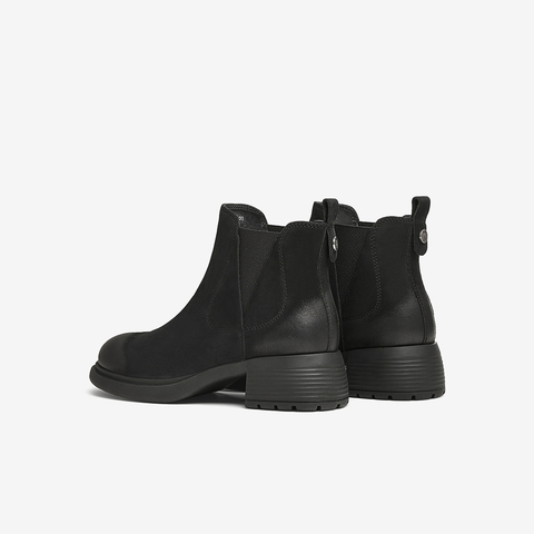 TATA/他她2024冬商场同款时尚休闲切尔西靴女新款7C842DD4