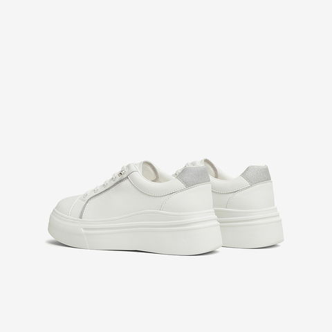 TATA/他她2025春商场同款时尚休闲板鞋女新款CYC01AM5