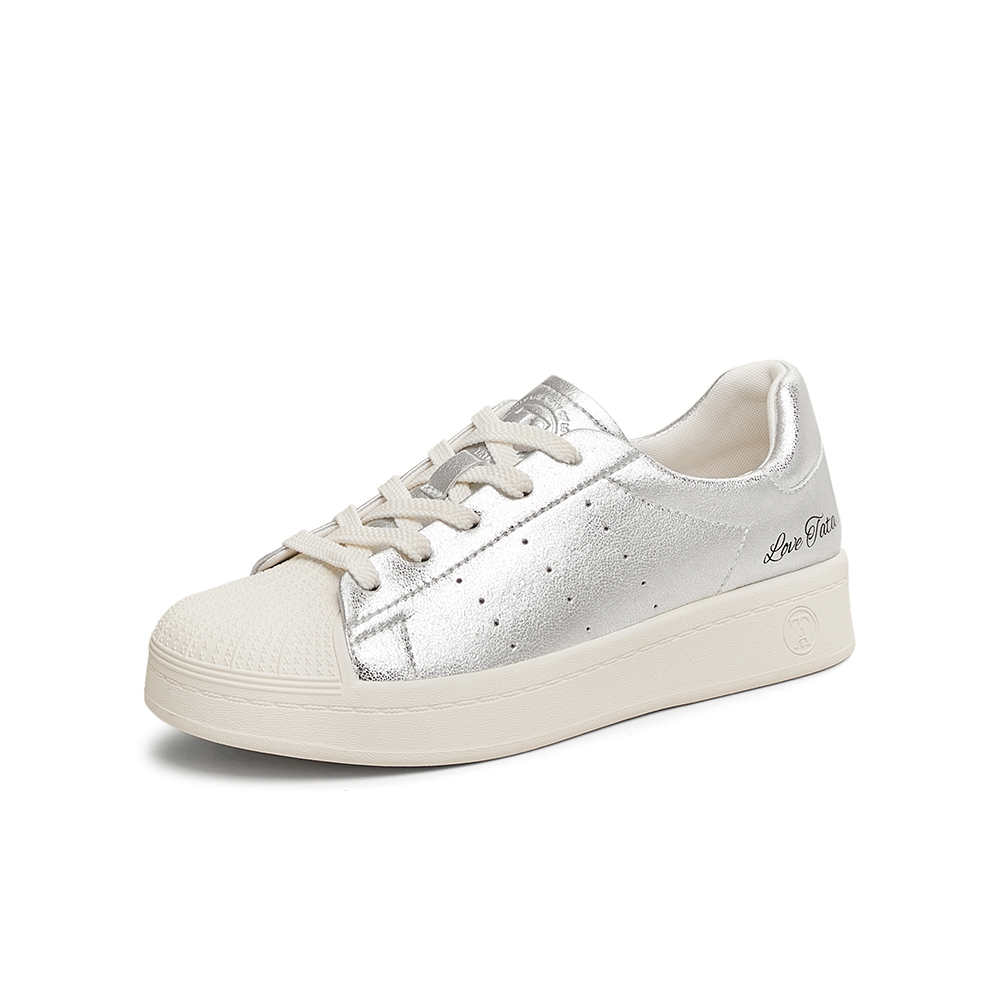 TATA/他她2025春商场同款时尚休闲板鞋女新款SNB01AM5