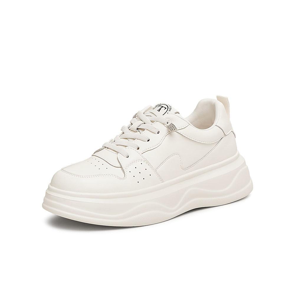 TATA/他她2025春商场同款时尚休闲板鞋女新款WH704AM5