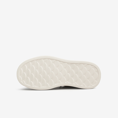 TATA/他她2025春商场同款时尚休闲板鞋女新款WH704AM5