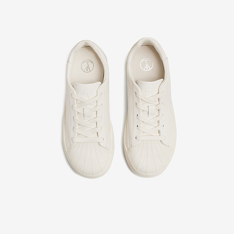 TATA/他她2025春商场同款时尚休闲板鞋女新款SNB01AM5