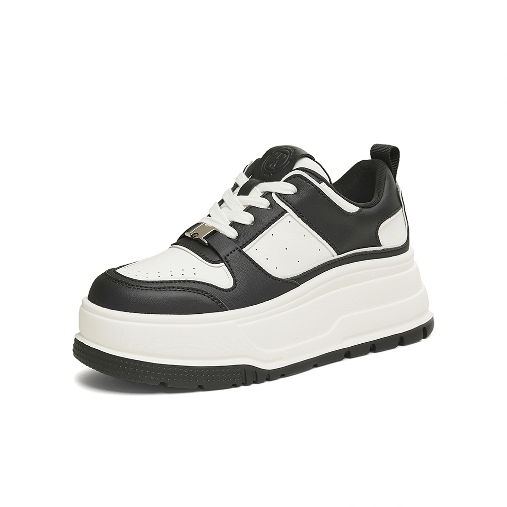 TATA/他她2025春商场同款时尚休闲板鞋女新款GMX01AM5