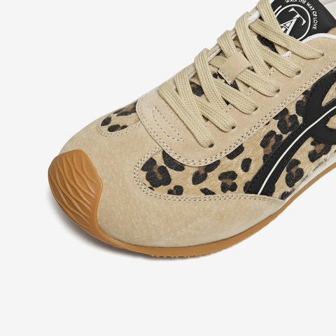 TATA/他她2025秋时尚休闲百搭女阿甘鞋新款EVN01CM5