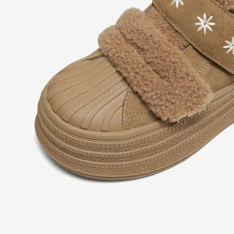 TATA/他她2025冬商场同款时尚百搭女休闲板鞋新款CT910DD5