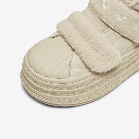 TATA/他她2025冬商场同款时尚百搭女休闲板鞋新款CT910DD5