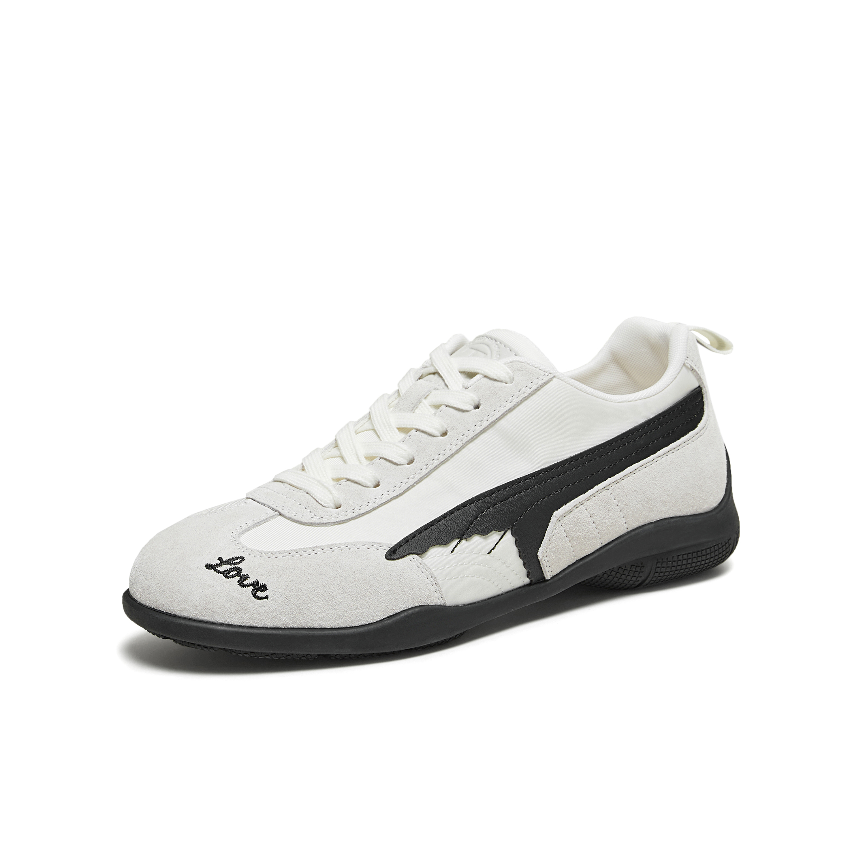 TATA/他她2025秋舒适德训鞋女百搭轻便休闲运动鞋新款GTX02CM5