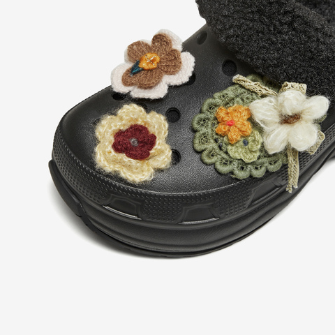 TATA/他她2025冬商场同款时尚休闲女洞洞鞋新款CM902DH5