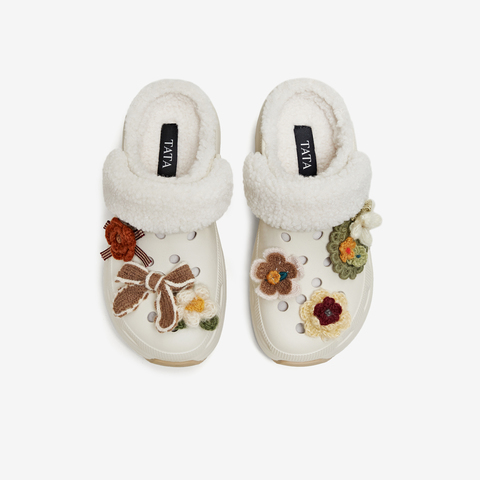 TATA/他她2025冬商场同款时尚休闲女洞洞鞋新款CM902DH5