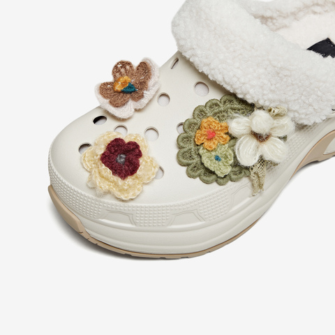 TATA/他她2025冬商场同款时尚休闲女洞洞鞋新款CM902DH5