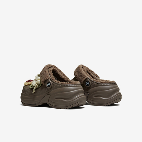 TATA/他她2025冬商场同款时尚休闲女洞洞鞋新款CM902DH5