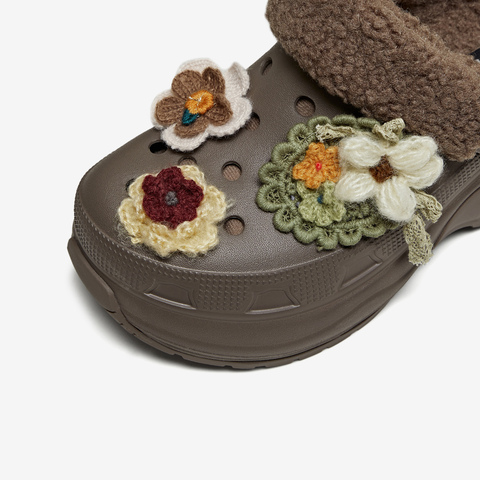 TATA/他她2025冬商场同款时尚休闲女洞洞鞋新款CM902DH5