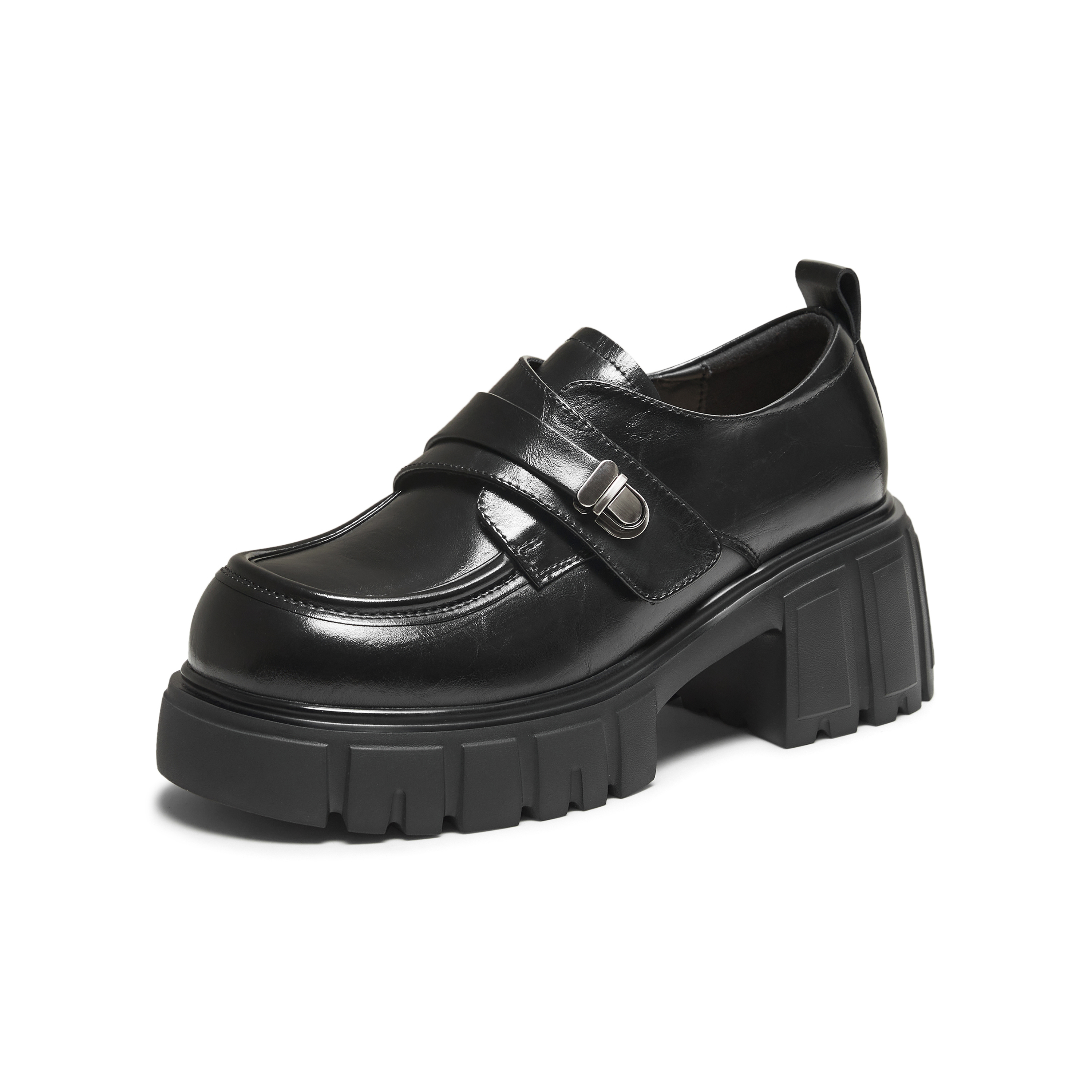 TATA/他她2026春商场同款时尚休闲百搭女乐福鞋新款CHY07AM6