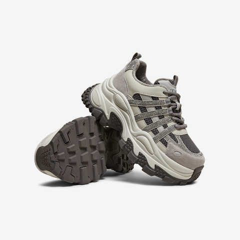 TATA/他她2026春商场同款时尚休闲百搭女老爹鞋新款CJY01AM6