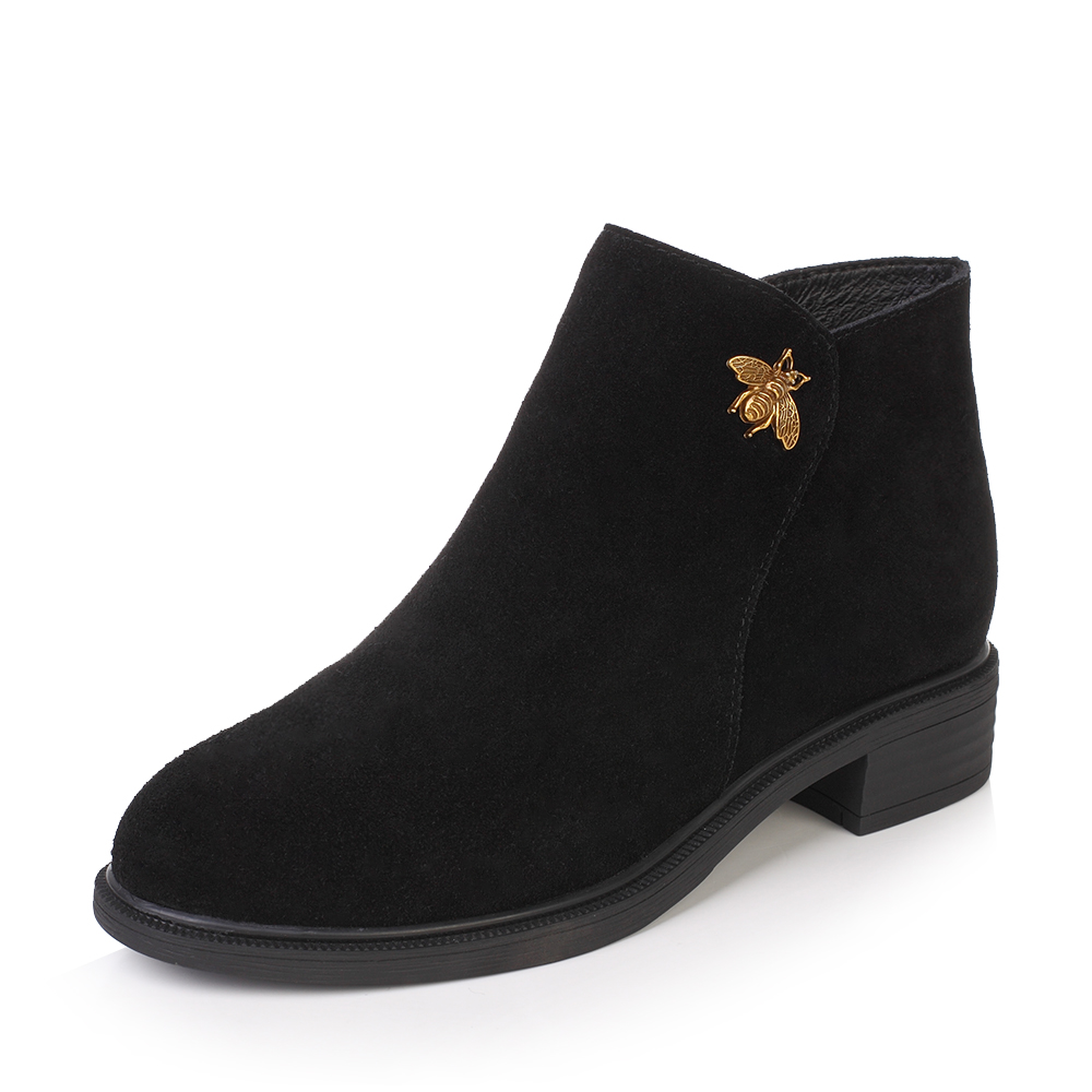 Teenmix/天美意冬黑色牛剖层皮优雅小蜜蜂饰扣女短靴（绒里）37803DD7