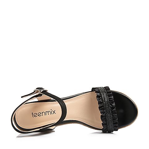 Teenmix/天美意夏专柜同款黑色山羊皮/纺织品一字带粗跟女凉鞋6YB20BL8