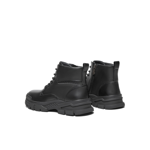 天美意2023冬新款商场同款简约时尚马丁靴休闲运动男靴DED09DD3