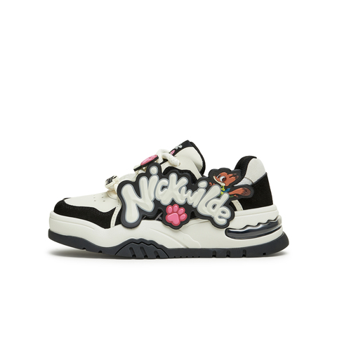 天美意2024冬新款商场同款疯狂动物城联名面包鞋女板鞋CNE29DM4