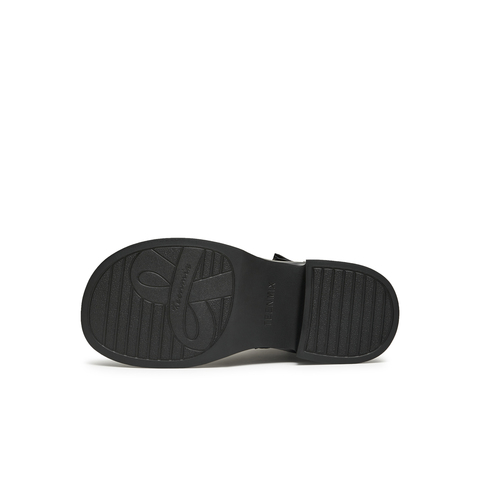 天美意2024冬新款商场同款疯狂动物城联名复古女马丁靴CR840DD4