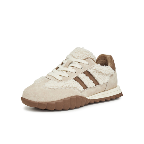 天美意2024冬新款厚底系带毛绒阿甘德训鞋百搭女休闲鞋KG054DM4