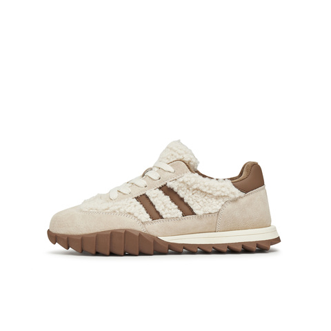 天美意2024冬新款厚底系带毛绒阿甘德训鞋百搭女休闲鞋KG054DM4