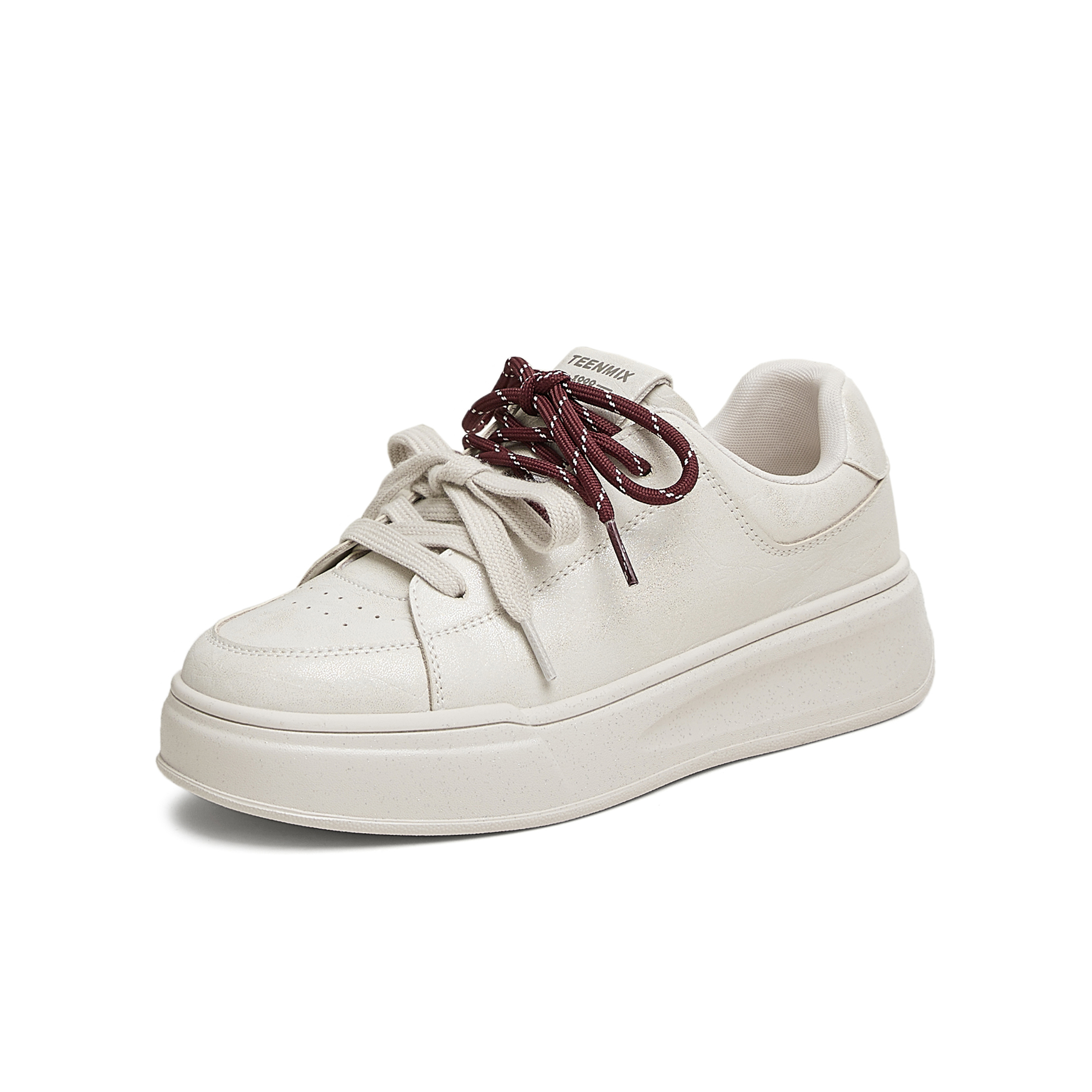 天美意2025春新款厚底百搭时尚通勤运动风女休闲板鞋KB064AM5