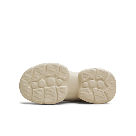 天美意2025秋新款厚底休闲系带百搭纯色潮流增高老爹鞋KD120CM5