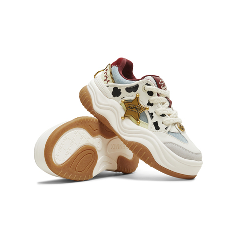 天美意2025冬新款商场同款玩具总动员联名板鞋女休闲鞋CIZ23DM5