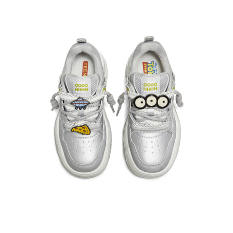 天美意2025冬新款商场同款玩具总动员联名板鞋女休闲鞋CIH23DM5