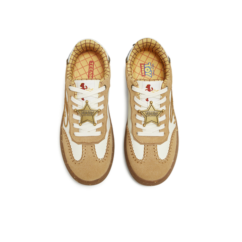 天美意2025冬新款商场同款玩具总动员联名复古男德训鞋3WQ01DM5