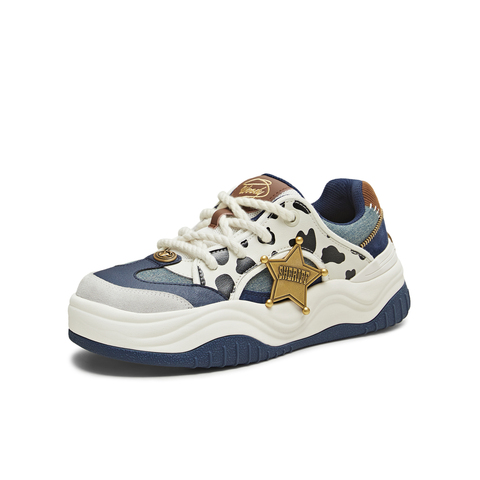 天美意2025冬新款商场同款玩具总动员联名休闲男板鞋C5J04DM5