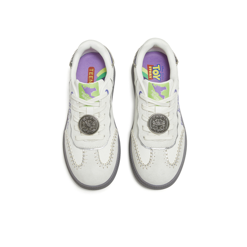 天美意2025冬新款商场同款玩具总动员联名复古女德训鞋CEL24DM5