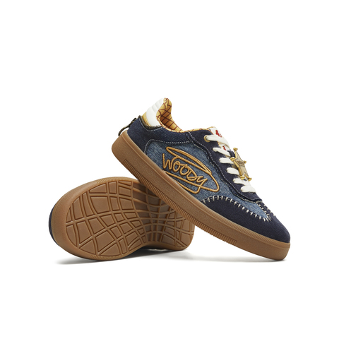 天美意2025冬新款商场同款玩具总动员联名复古男德训鞋3WQ01DM5