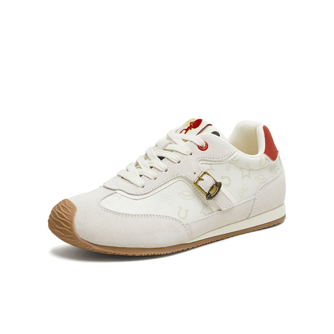 天美意2025冬新款商场同款玩具总动员联名休闲女德训鞋KG135DM5