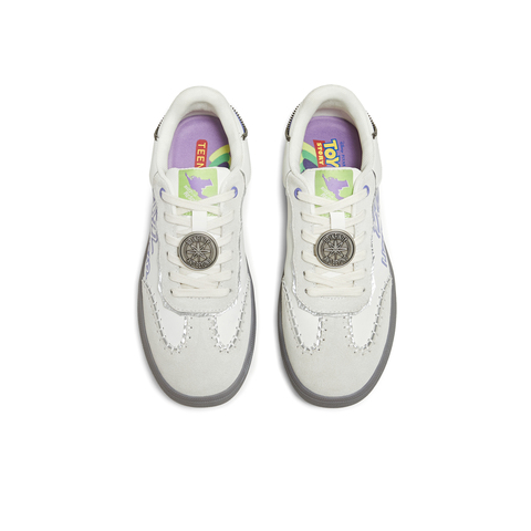 天美意2025冬新款商场同款玩具总动员联名复古男德训鞋3WQ01DM5