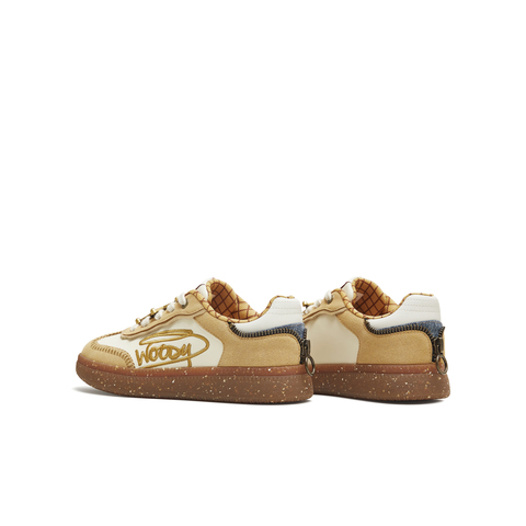 天美意2025冬新款商场同款玩具总动员联名复古女德训鞋CEL22DM5