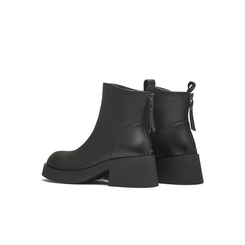 天美意2025冬新款商场同款粗跟复古潮流短靴女时装靴BL701DD5