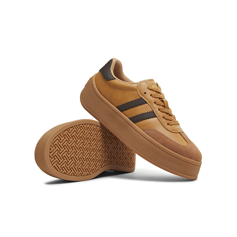 天美意2025冬新款简约休闲德训鞋通勤舒适女休闲鞋KG142DM5