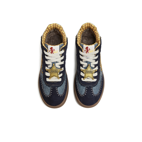 天美意2025冬新款商场同款玩具总动员联名复古女德训鞋CEL40DD5