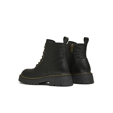 天美意2025冬新款圆头复古纯色系带户外运动女马丁靴KDX22DD5